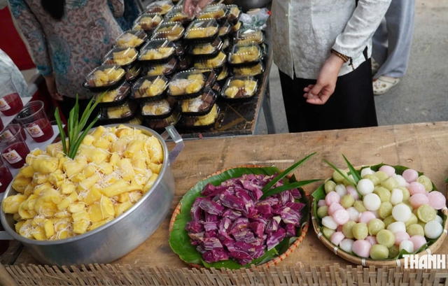 Rủ nhau đi... chợ lá 0 đồng, chỉ đổi lá là được thưởng thức nhiều món ngon - Ảnh 7.