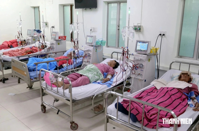 Trắng đêm ở phòng chạy thận: Nơi áp lực màng lọc đè nặng phận người - Ảnh 1.