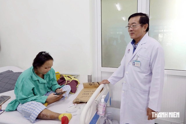 Trắng đêm ở phòng chạy thận: Nơi áp lực màng lọc đè nặng phận người - Ảnh 2.
