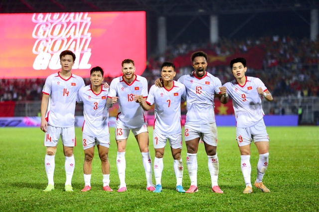 &lsquo;Người bay&rsquo; Xu&acirc;n Son ghi b&agrave;n đẳng cấp, Việt Nam hạ đẹp Malaysia 2-0: VFF thưởng lớn nếu v&agrave;o chung kết- Ảnh 4.