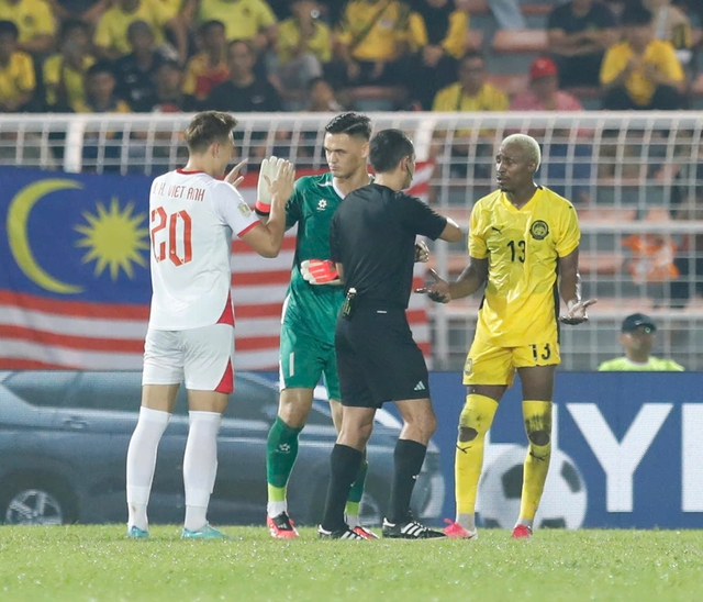 &lsquo;Người bay&rsquo; Xu&acirc;n Son ghi b&agrave;n đẳng cấp, Việt Nam hạ đẹp Malaysia 2-0: VFF thưởng lớn nếu v&agrave;o chung kết- Ảnh 5.