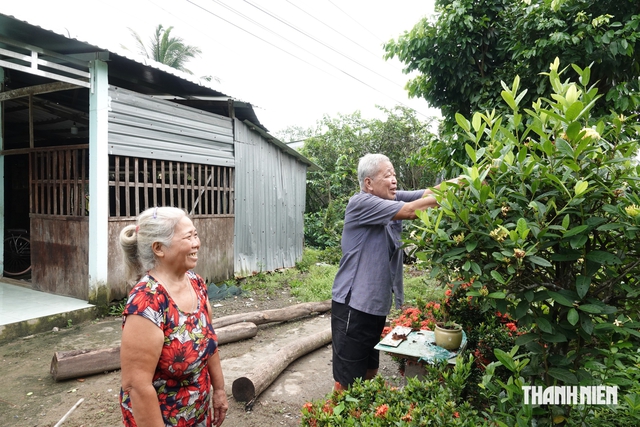 Từ th&ocirc;ng tin &iacute;t ỏi, c&ocirc;ng an gi&uacute;p cha con đo&agrave;n tụ sau 43 năm thất lạc- Ảnh 6.