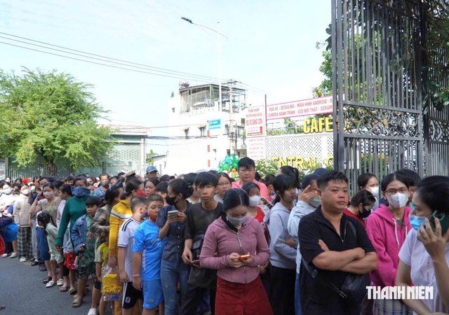 Rủ nhau đi... chợ lá 0 đồng, chỉ đổi lá là được thưởng thức nhiều món ngon - Ảnh 3.