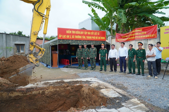 TP.HCM tìm kiếm 5 hài cốt liệt sĩ tại khu mộ tập thể ở xã Thường Tân- Ảnh 2.