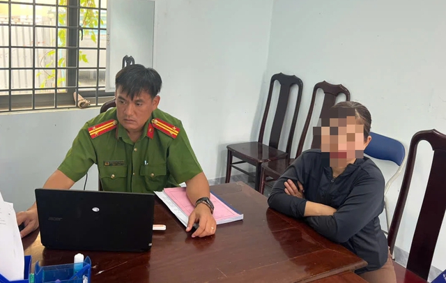 Công an mời làm việc người phụ nữ giữ xe tự phát nói xấu lực lượng - Ảnh 1.