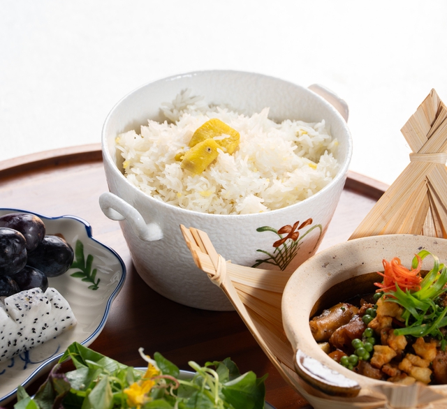 Chef Thế Sơn mang theo nồi gang của mẹ đi thi - Ảnh 3.