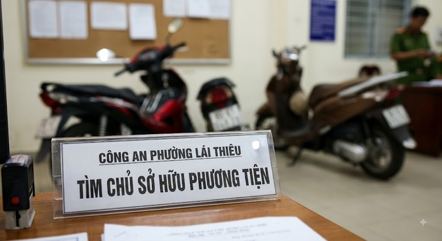 Công an phường Lái Thiêu tìm chủ phương tiện liên quan 2 vụ tai nạn giao thông - Ảnh 1.