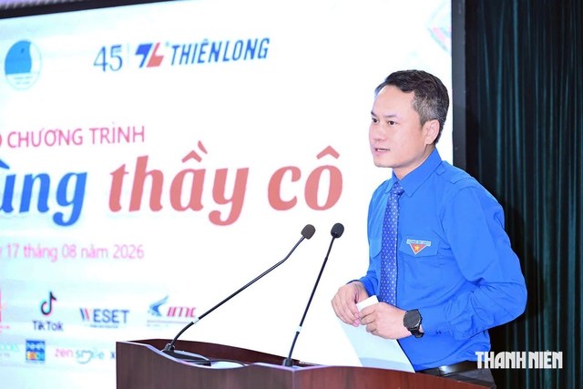Vinh danh 200 nhà giáo trong Chương trình ‘Chia sẻ cùng thầy cô’ - Ảnh 1.