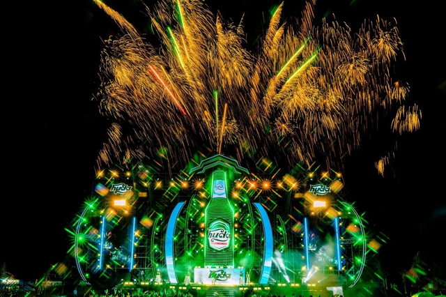 Hàng nghìn người tạo ‘Giờ chân thành’ lớn bậc nhất tại chặng kết Huda Beach Water Fest- Ảnh 5.