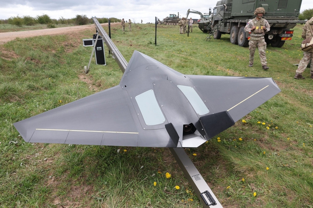 Moscow cảnh báo London phải trả giá vì UAV Anh tấn công Nga - Ảnh 1.