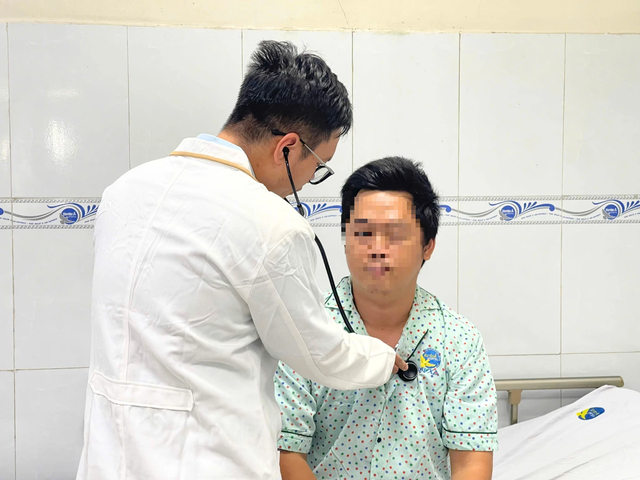 Người đàn ông 35 tuổi nhồi máu cơ tim, có thói quen ngủ 3–4 giờ mỗi ngày - Ảnh 2.