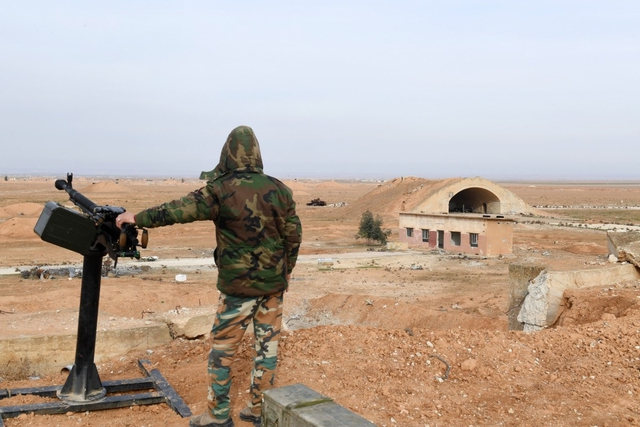 Israel tấn công căn cứ không quân ở Syria, Mỹ phản đối - Ảnh 1.