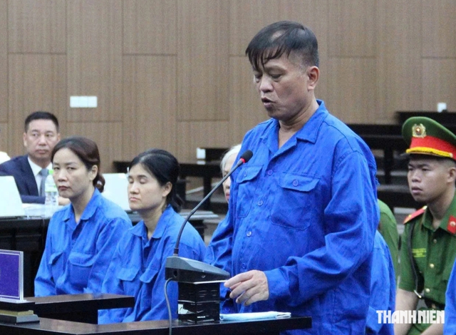 Cựu thứ trưởng Nguyễn Bá Hoan khai về 'phong bì quà tết' tiền tỉ - Ảnh 1.