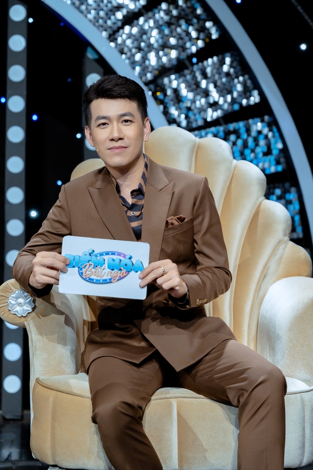 Ca sĩ xuất thân là thầy giáo, tiết lộ nguyên tắc bất dịch khi hoạt động showbiz - Ảnh 1.