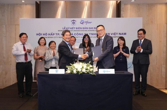 Pfizer Việt Nam k&yacute; 2 thỏa thuận, n&acirc;ng cao năng lực y tế - Ảnh 2.