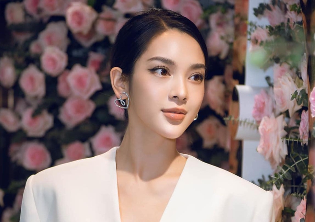 Quỳnh Lương bị phản ứng vì văng tục trên livestream - Ảnh 1.