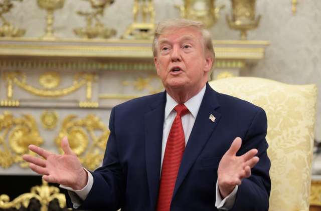 &Ocirc;ng Trump mất dần ủng hộ trước thềm bầu cử - Ảnh 1.