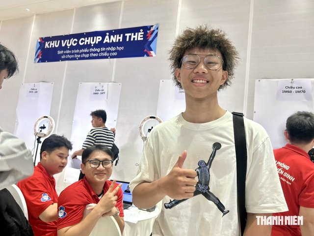 Có tân sinh viên chụp tới 10 lần mới chịu chốt- Ảnh 2.