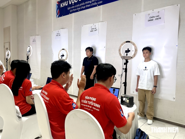 Có tân sinh viên chụp tới 10 lần mới chịu chốt- Ảnh 3.