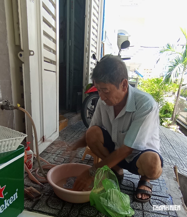 Gánh nặng tuổi già và 3 đứa cháu mồ côi - Ảnh 3.