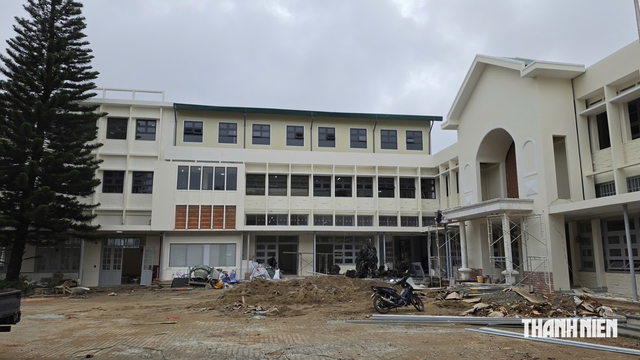 Trường mới giữa trung tâm Đà Lạt gấp rút hoàn thiện, sẵn sàng đón 890 học sinh- Ảnh 2.