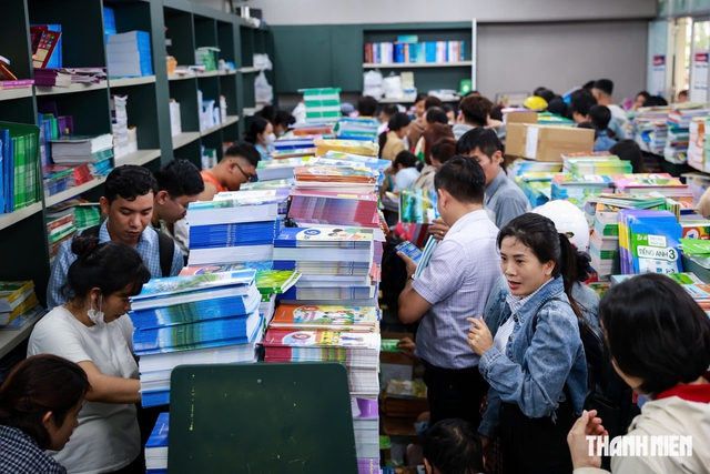 Tin tức đặc biệt tr&ecirc;n b&aacute;o in Thanh Ni&ecirc;n 19.8.2026 - Ảnh 1.