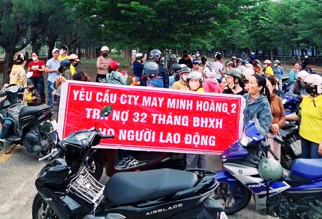 Đà Nẵng: Hàng trăm công nhân mất quyền lợi vì công ty nợ BHXH gần 3 năm - Ảnh 1.