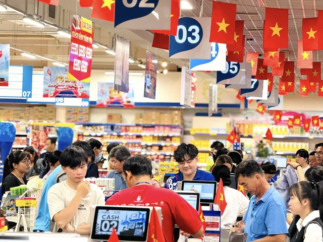 Saigon Co.op khởi động tháng mua sắm hàng Việt và '30 năm Tự hào siêu thị Việt'- Ảnh 1.