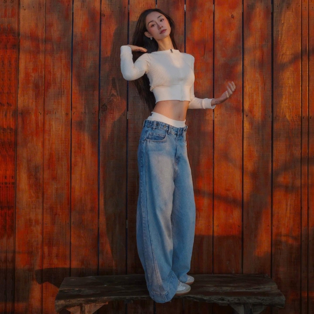 Mặc đẹp ngày giao mùa với 3 xu hướng quần jeans trẻ trung - Ảnh 7.