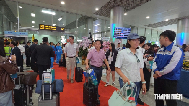 S&acirc;n bay Li&ecirc;n Khương nhộn nhịp, nối lại đường bay Cần Thơ - Đ&agrave; Lạt- Ảnh 8.