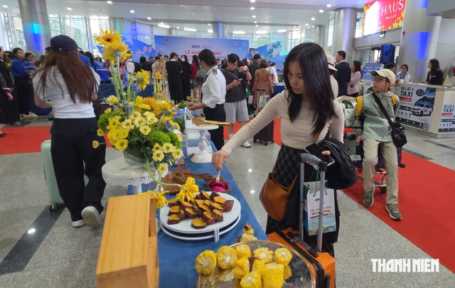 S&acirc;n bay Li&ecirc;n Khương nhộn nhịp, nối lại đường bay Cần Thơ - Đ&agrave; Lạt- Ảnh 4.
