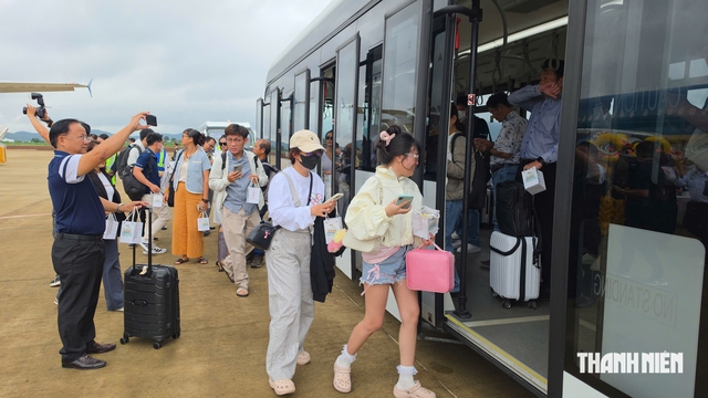 S&acirc;n bay Li&ecirc;n Khương nhộn nhịp, nối lại đường bay Cần Thơ - Đ&agrave; Lạt- Ảnh 5.