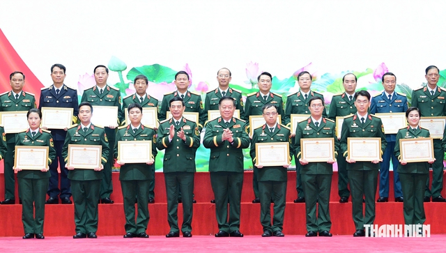 Đại tướng Phan Văn Giang yêu cầu tuổi trẻ toàn quân thực hiện tốt 5 nội dung - Ảnh 1.