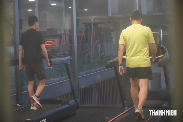 V&igrave; sao c&oacute; xu hướng người trẻ 'thu&ecirc;'... một người b&ecirc;n cạnh? - Ảnh 1.