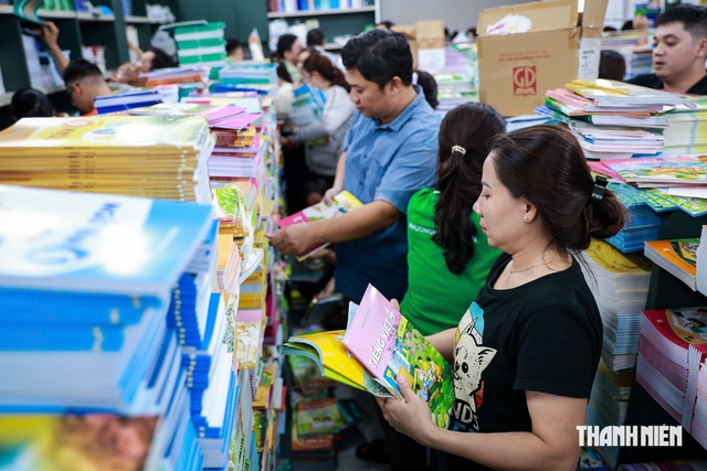 Học sinh TP.HCM đăng ký mượn sách giáo khoa như thế nào, có phải đặt cọc? - Ảnh 2.