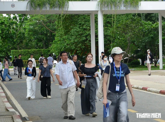 Cha mẹ cùng con nhập học: Đồng hành hôm nay để con tự tin bước tiếp - Ảnh 2.
