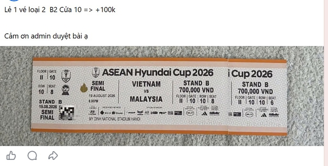 Vé 'chợ đen' bán kết Việt Nam - Malaysia vẫn nóng trước giờ G: Giá không bị hét trên trời- Ảnh 2.
