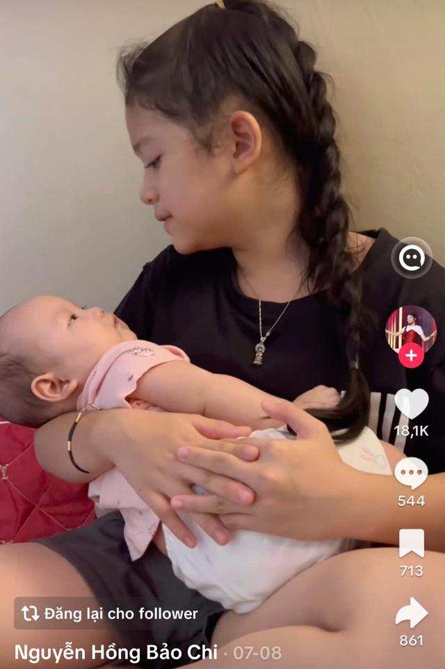 Cô bé hát ví dặm ru em khiến nhiều người xao xuyến là ai? - Ảnh 1.