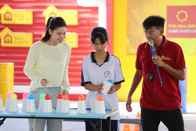 Ốc Thanh Vân hội ngộ người quen, tiết lộ quan điểm dạy 3 con- Ảnh 3.