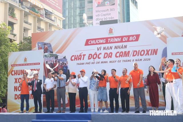 Hơn 5.000 người đi bộ vì nạn nhân chất độc da cam tại TP.HCM - Ảnh 3.