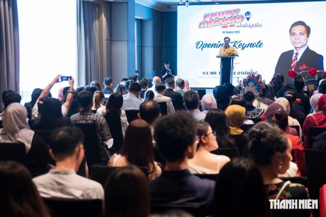 Malaysia rộng cửa đón học sinh Việt, cấp nhiều học bổng và cho ở lại làm việc - Ảnh 1.