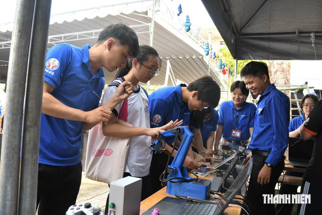 Đưa công nghệ chạm vào từng hơi thở cuộc sống- Ảnh 4.