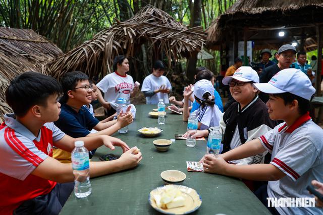Th&ecirc;m tour du lịch về nguồn &yacute; nghĩa d&agrave;nh cho trẻ mồ c&ocirc;i- Ảnh 5.