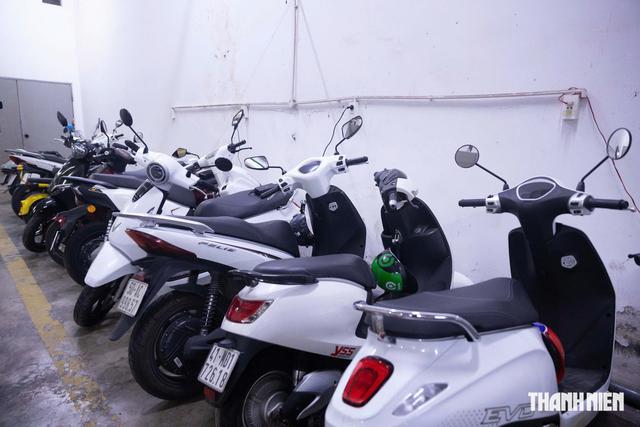 Cán bộ TP.HCM tiên phong 'xanh hóa' phương tiện - Ảnh 1.