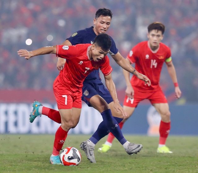 Lịch sử đối đầu Việt Nam - Th&aacute;i Lan tại ASEAN Cup: Gi&oacute; đổi chiều? - Ảnh 1.