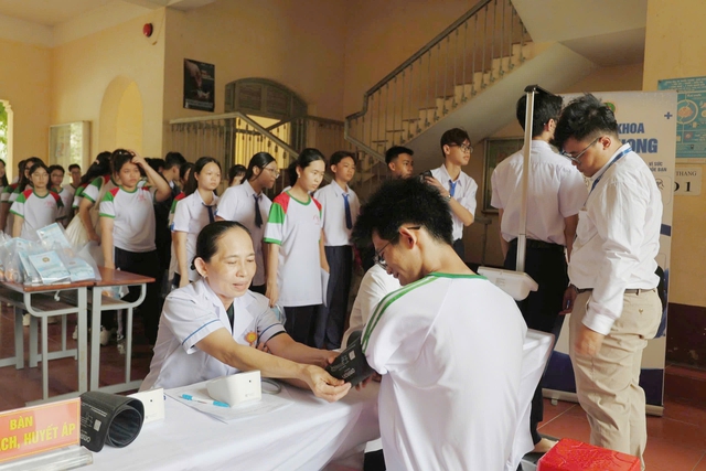 Bệnh viện qu&acirc;n đội nghĩa t&igrave;nh nơi đất miền T&acirc;y- Ảnh 2.
