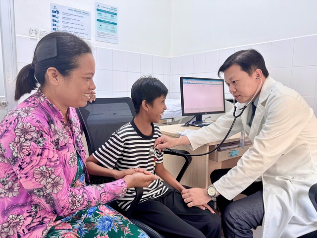 Hai trẻ mắc tim bẩm sinh được can thiệp kịp thời nhờ chương trình hỗ trợ- Ảnh 1.