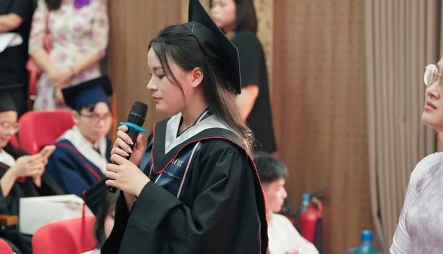 Nữ sinh khiến hội trường lặng đi với lời cảm ơn bố mẹ trong ngày tốt nghiệp- Ảnh 3.