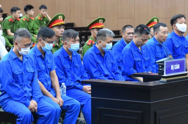 Cựu thứ trưởng nhận hơn 16 tỉ, luật sư nói do 'thụ động', doanh nghiệp tự nguyện- Ảnh 1.