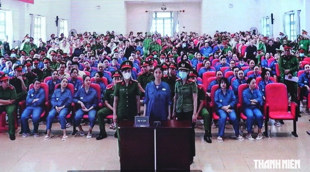 'C&ocirc; ti&ecirc;n từ thiện' Tr&uacute;c Phương khai d&ugrave;ng ma t&uacute;y v&igrave; 'buồn t&igrave;nh cảm' - Ảnh 1.